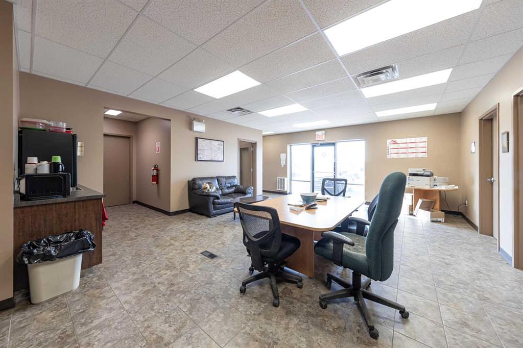 7156 56 Street, Lloydminster, AB