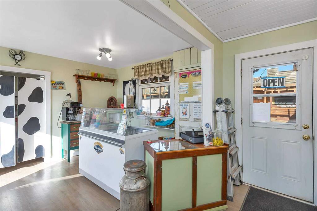 48 Main Street East, Big Valley, AB