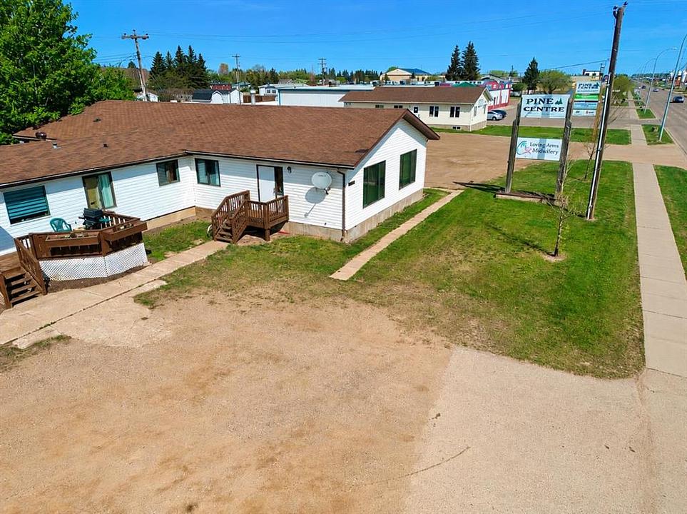 10002 96 Avenue, La Crête, AB