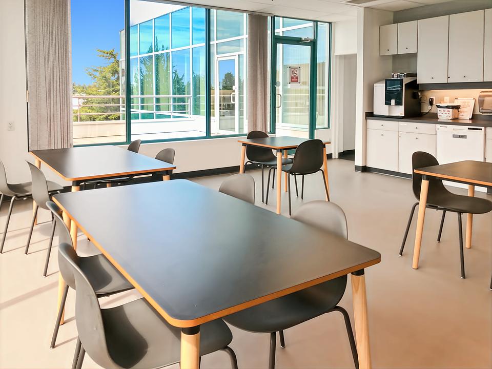 13353 Commerce Parkway, Richmond, BC
