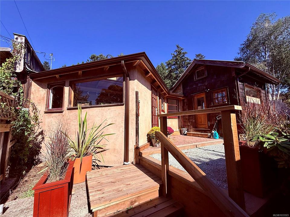 2909 Fulford-Ganges Road, Salt Spring, BC
