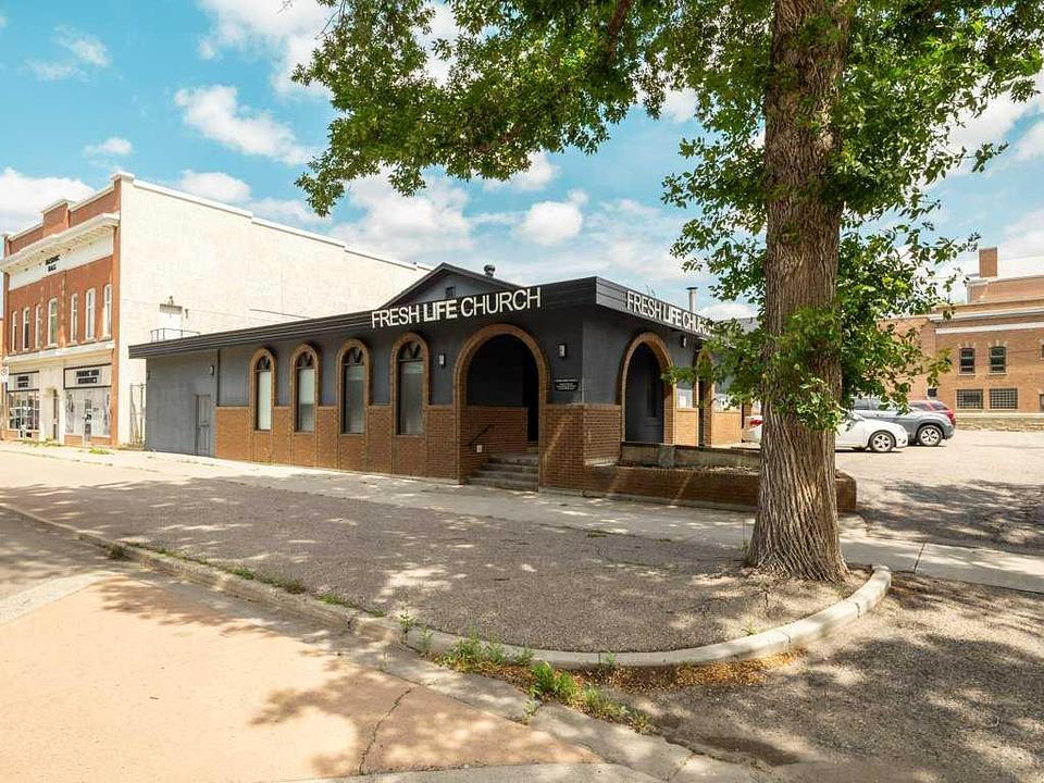327 10 Street South, Lethbridge, AB