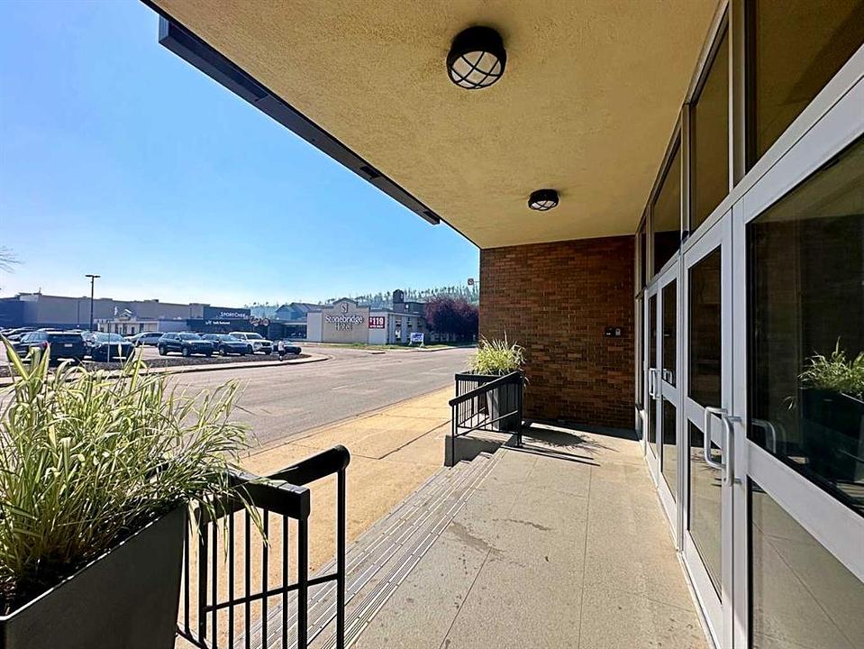 200 - 9816 Hardin Street, Fort McMurray, AB