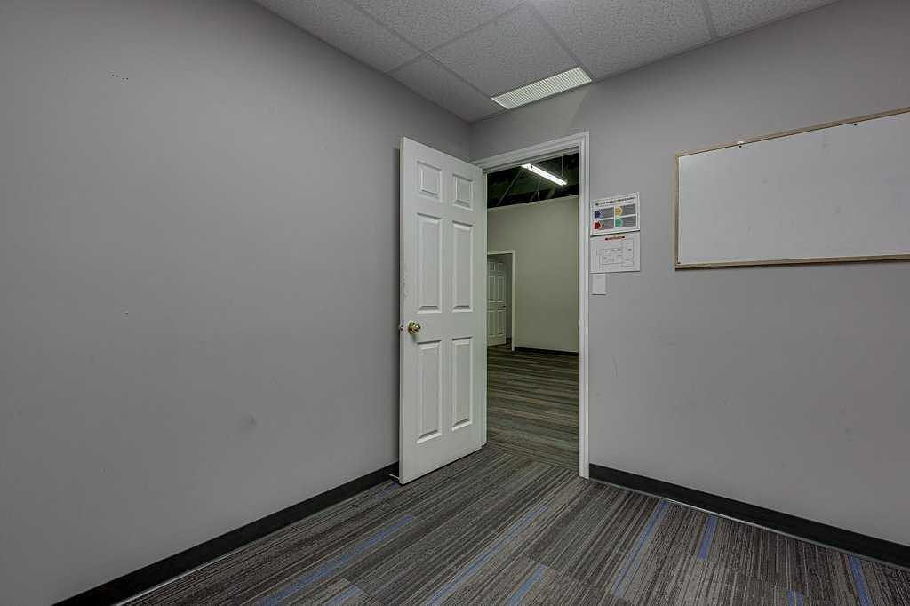 105 - 4807 50 Avenue, Red Deer, AB