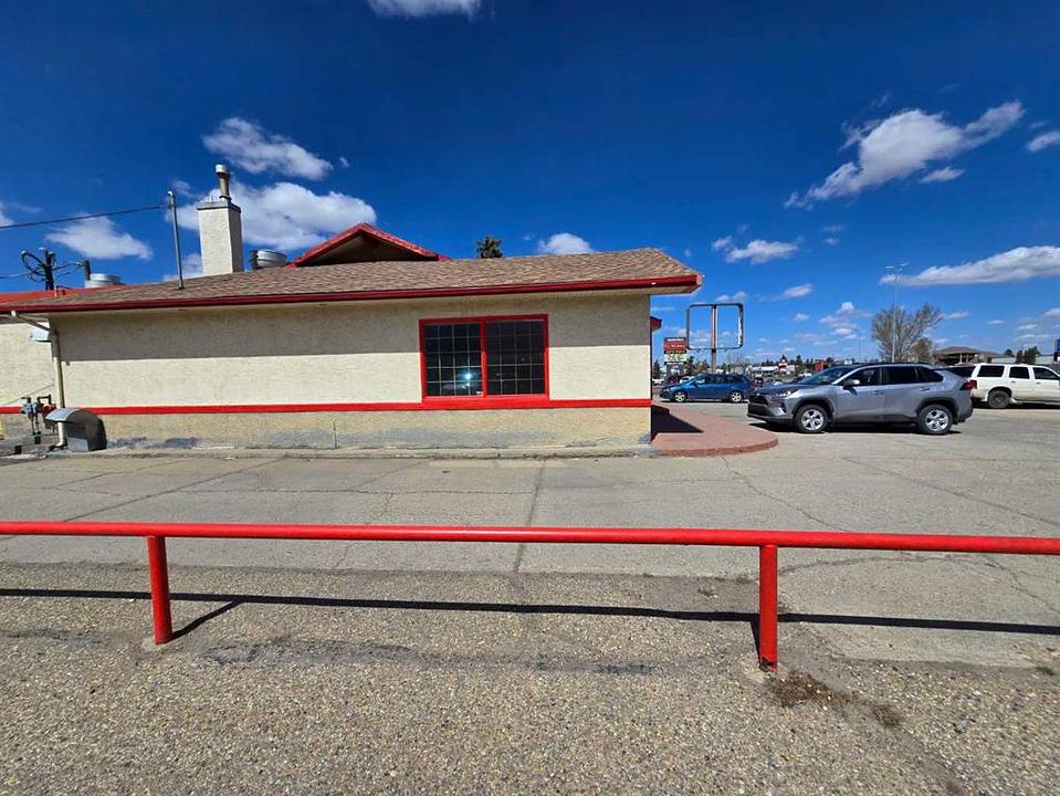 6712 50 Avenue, Red Deer, AB