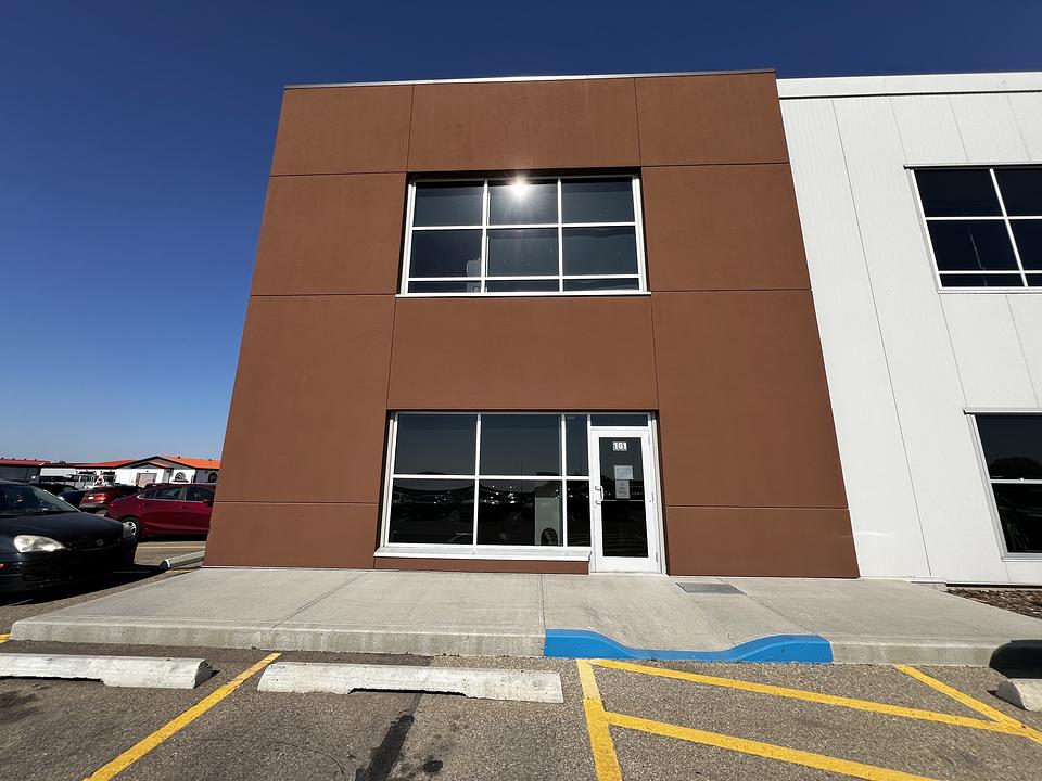 102B - 33 Mckenzie Crescent, Red Deer County, AB
