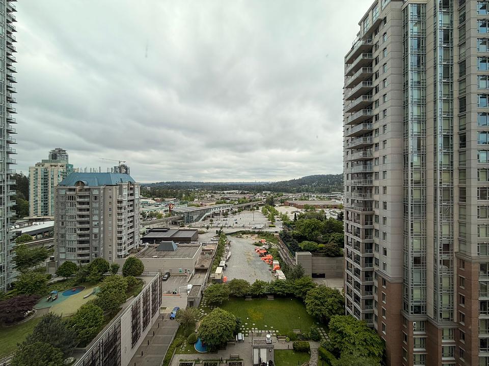1105 - 2992 Glen Drive, Coquitlam, BC