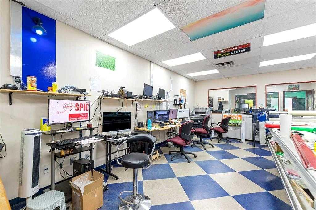 4852 50 Avenue Northeast, Calgary, AB