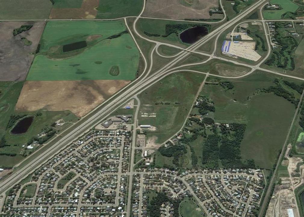 5601 Woodland Road, Innisfail, AB