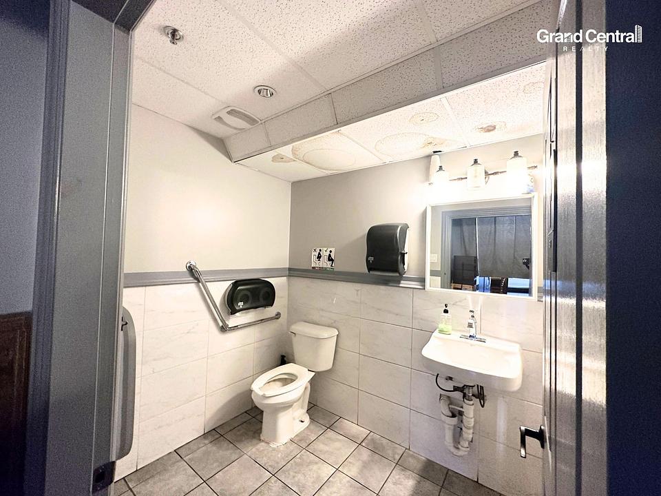 1015 - 8580 Alexandra Road, Richmond, BC