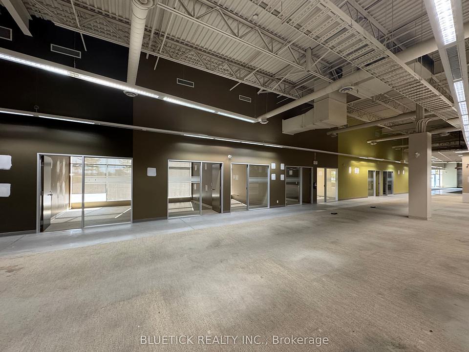 6 - 80 Courtneypark Drive West, Mississauga, ON