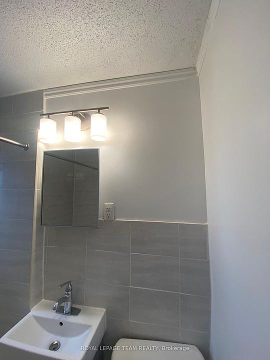 883 Somerset Street West, Ottawa, ON