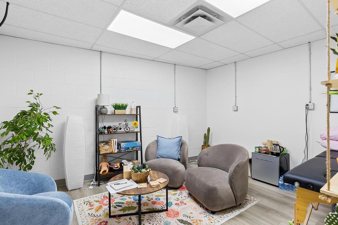 200 - 1974 Moss Court, Kelowna, BC