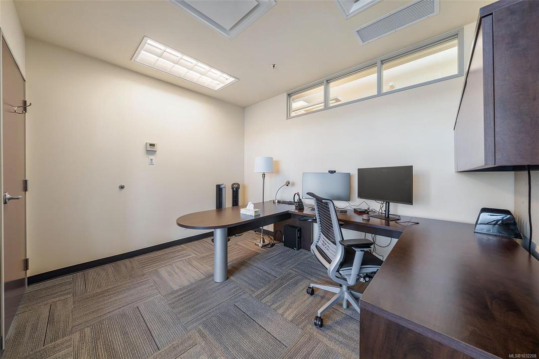300-305 - 388 Harbour Road, Victoria, BC