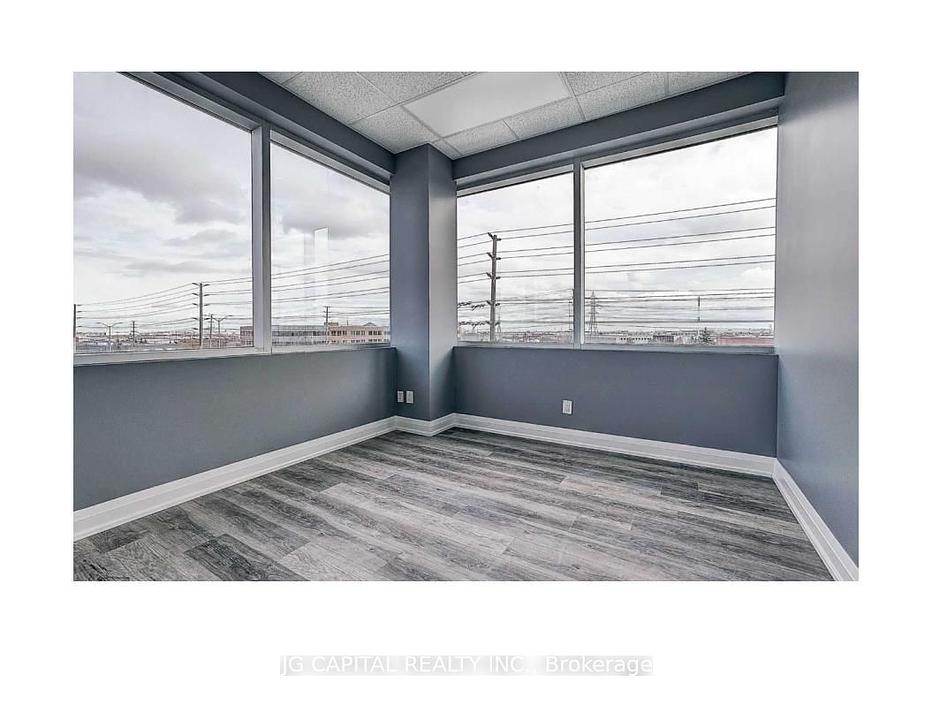 301 - 218 Export Boulevard, Mississauga, ON