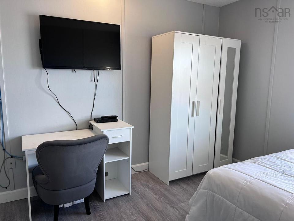 100 Kings Road, Sydney, NS