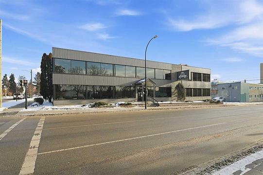 5233 49 Avenue, Red Deer, AB