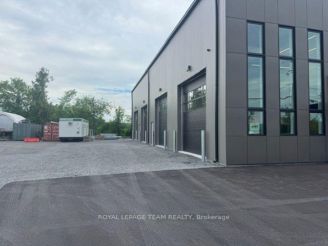 140 Reis Road, Ottawa, ON