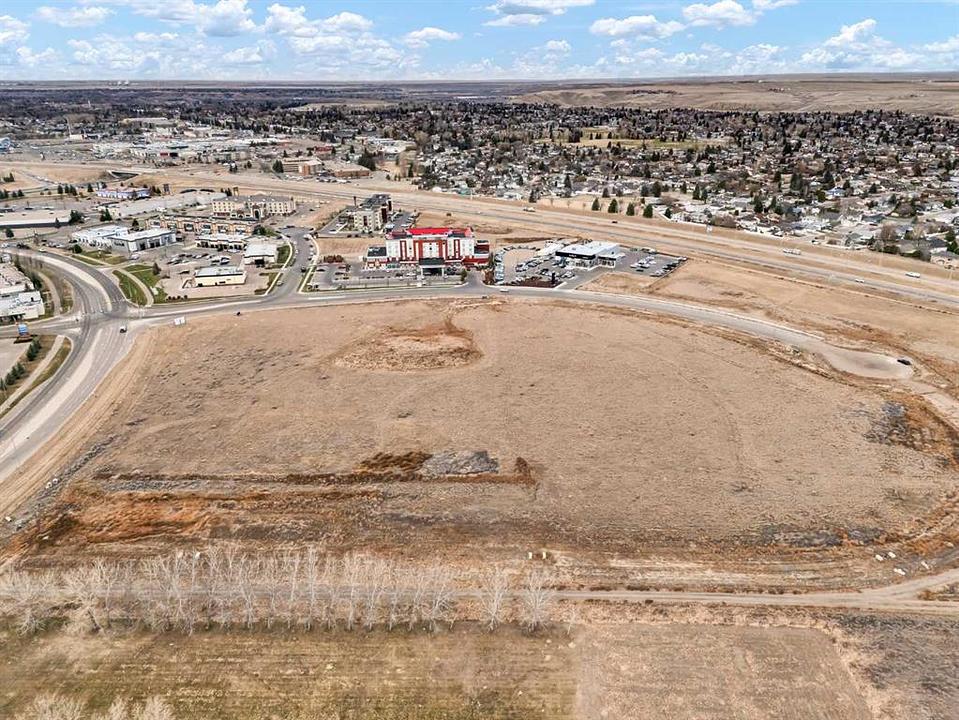 3010 Strachan Road Southeast, Medicine Hat, AB