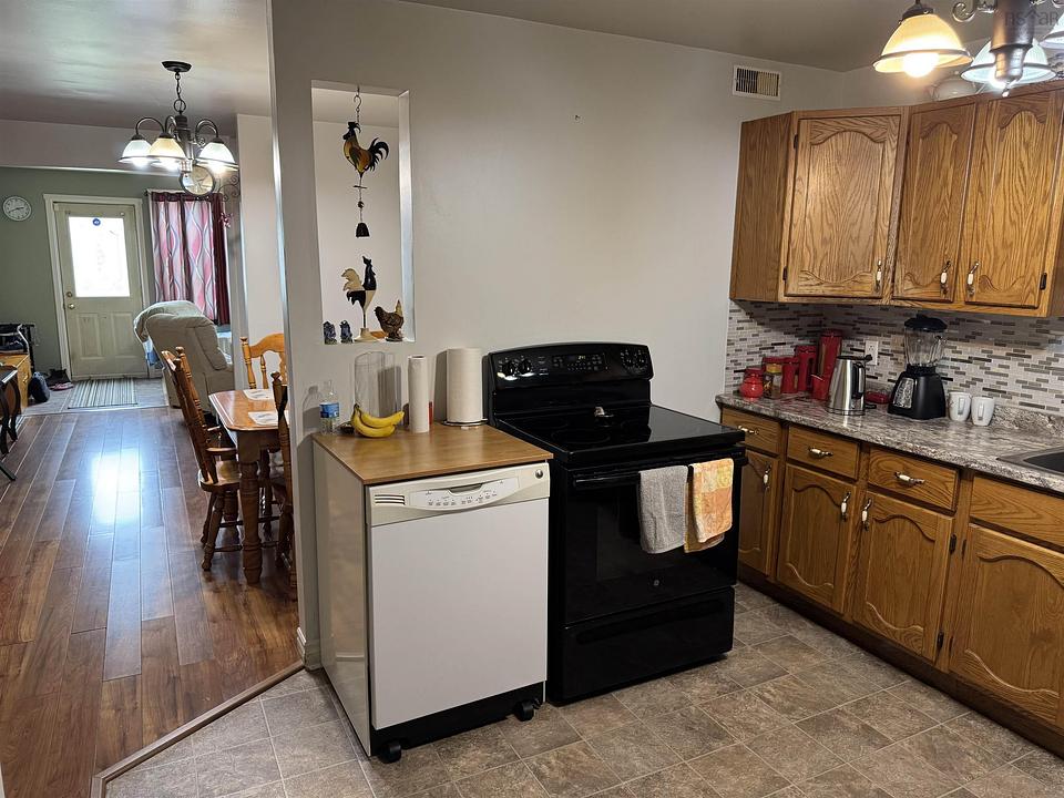 5982 Stellarton Trafalgar Road, Stellarton, NS