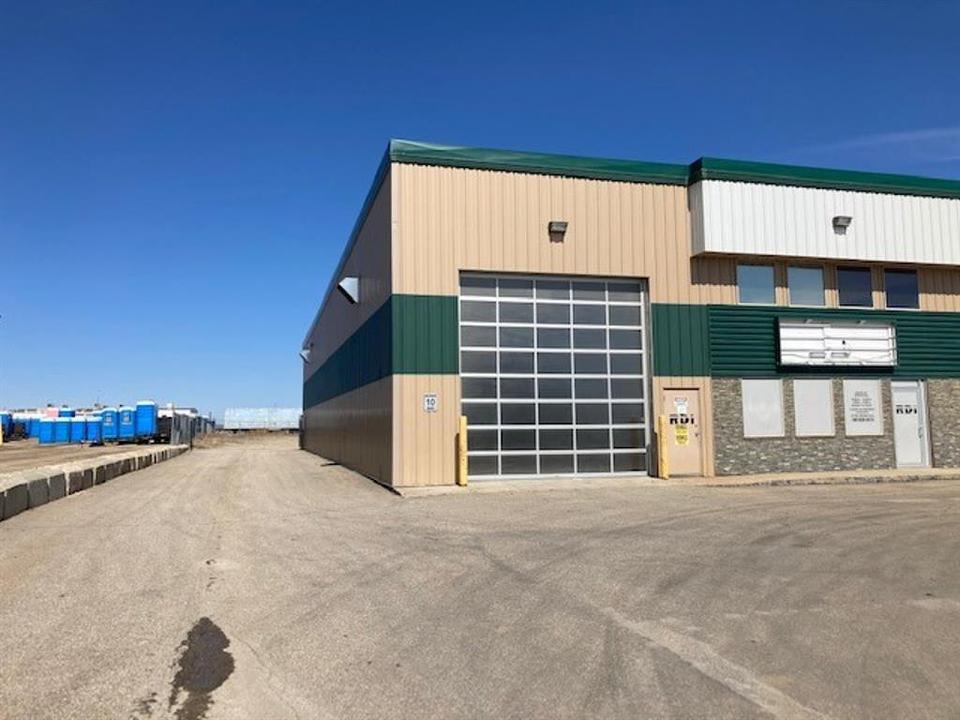 Bay #6 & 7 - 10602 79 Avenue, Clairmont, AB