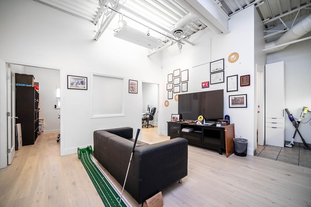 125 - 998 Harbourside Drive, North Vancouver, BC