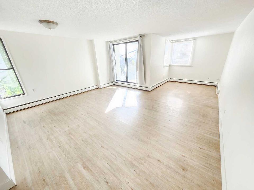 423 3 Avenue Northeast, Calgary, AB