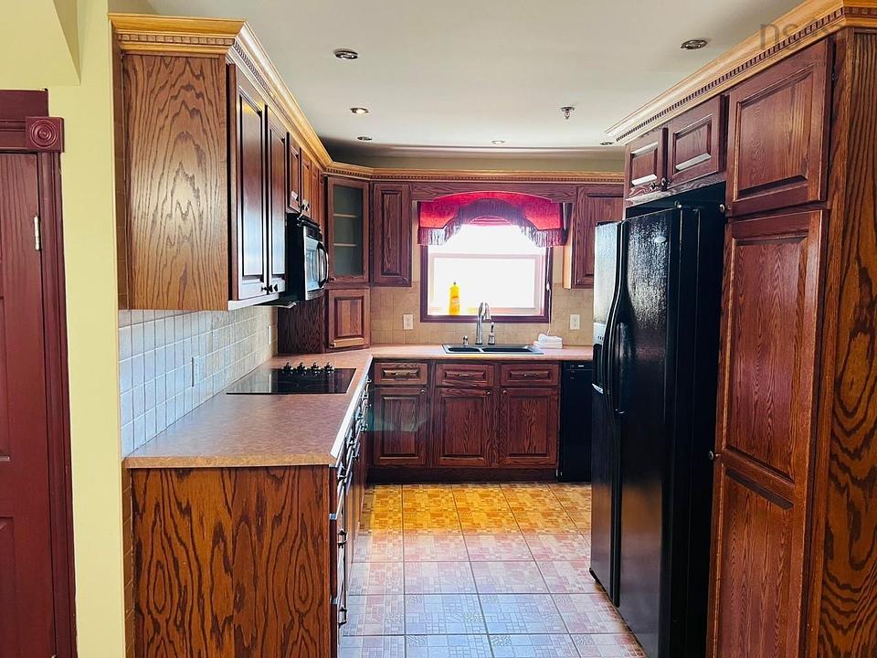 100 Kings Road, Sydney, NS