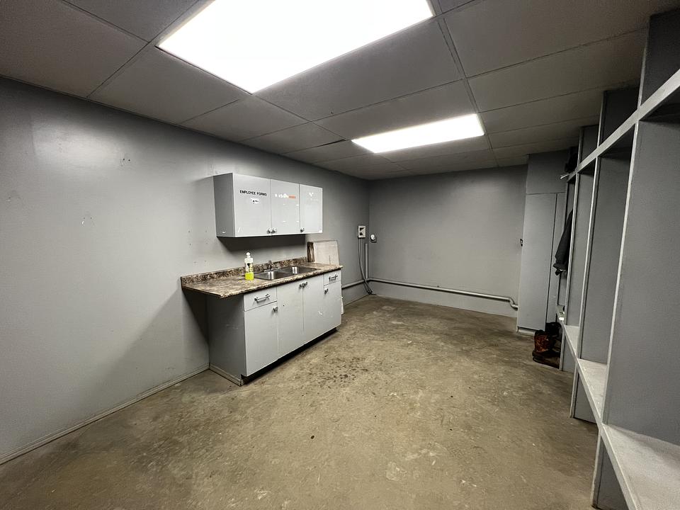 7895 50 Avenue, Red Deer, AB