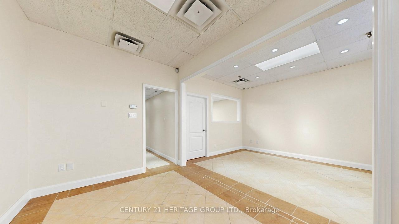 4 - 90 Esna Park Drive, Markham, ON