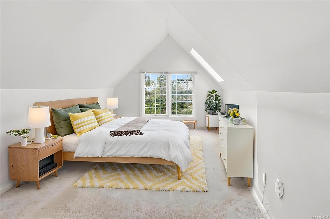 1043 Belmont Avenue, Victoria, BC