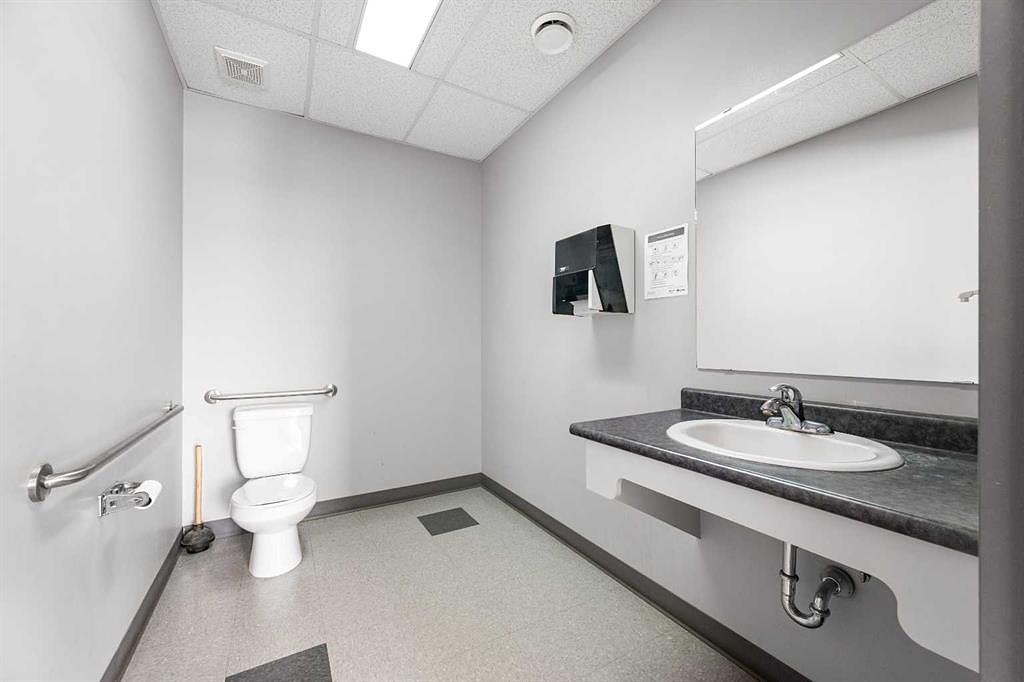 Unit B - 1724 50 Avenue, Lloydminster, AB