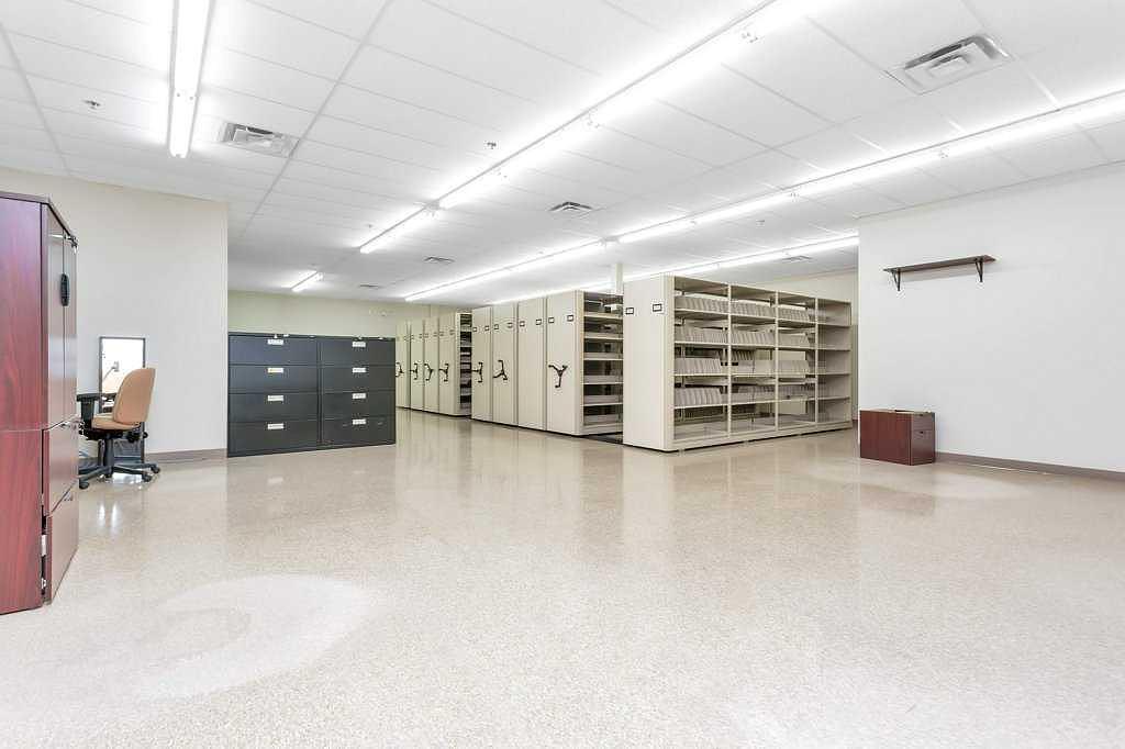 33 Schenk Industrial Road, Sylvan Lake, AB