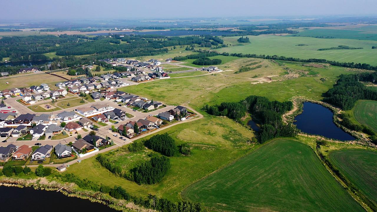 6740 Cedar Way, Innisfail, AB