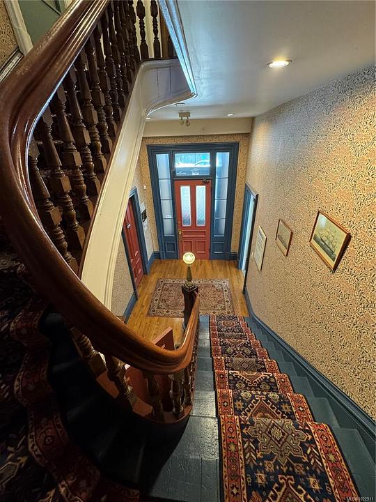 #201 - 1124 Fort Street, Victoria, BC
