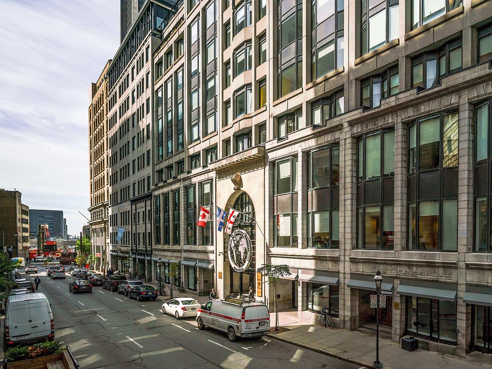 140 - 747 Rue du Square-Victoria, Montréal, QC