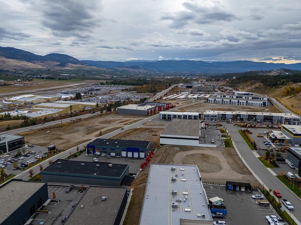 1965 Pier Mac Way, Kelowna, BC