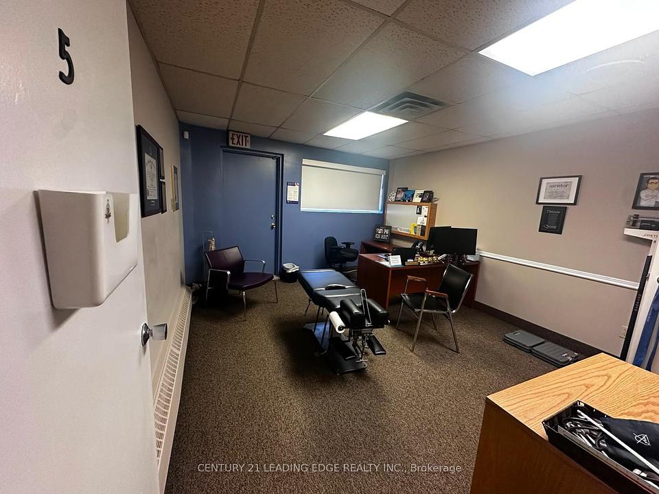 552 Sheppard Avenue West, Toronto, ON