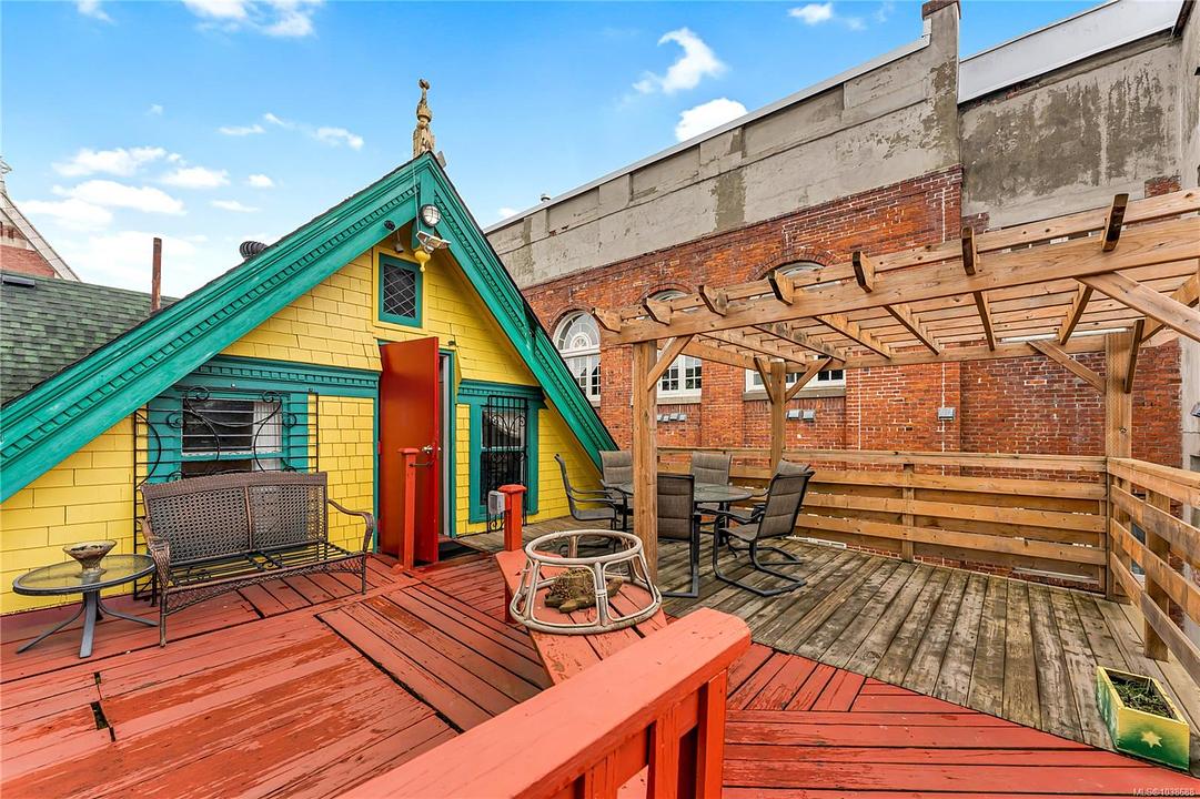 1608 Quadra Street, Victoria, BC