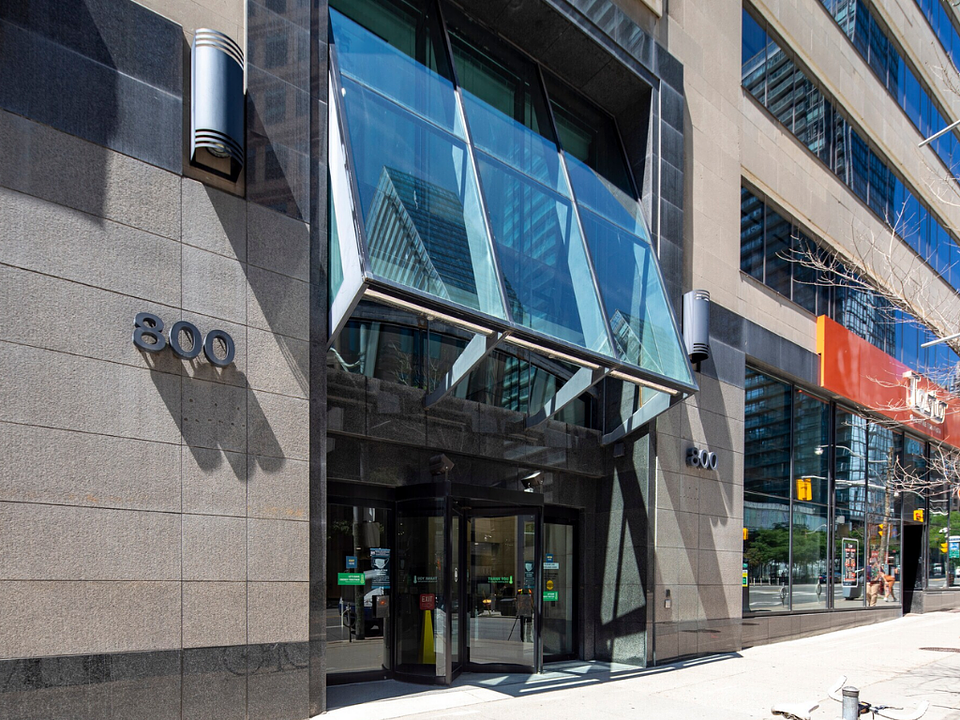 401 - 800 Bay Street, Toronto, ON