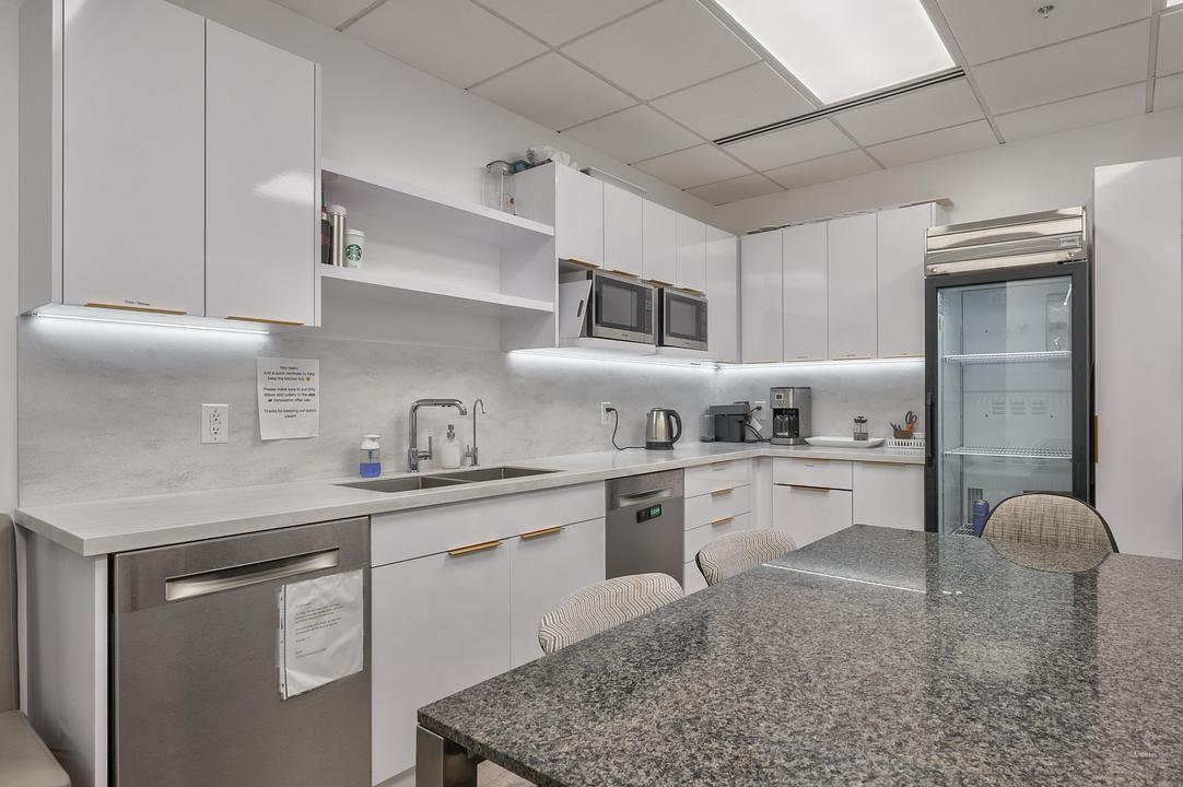 516 - 750 W Broadway, Vancouver, BC