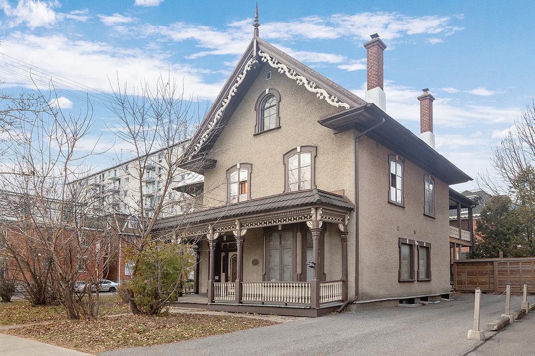245 Laurier Avenue East, Ottawa, ON
