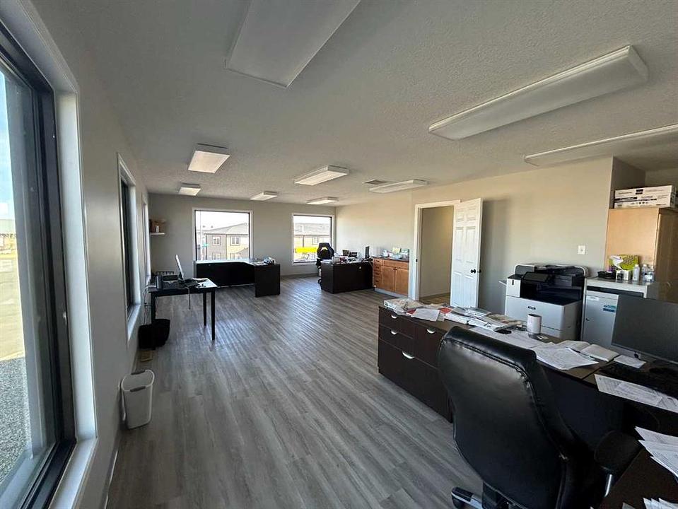 3174 34 Street North, Lethbridge, AB
