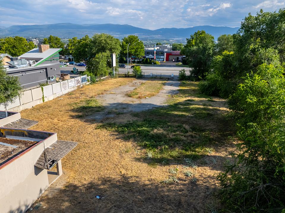 1864 Harvey Avenue, Kelowna, BC