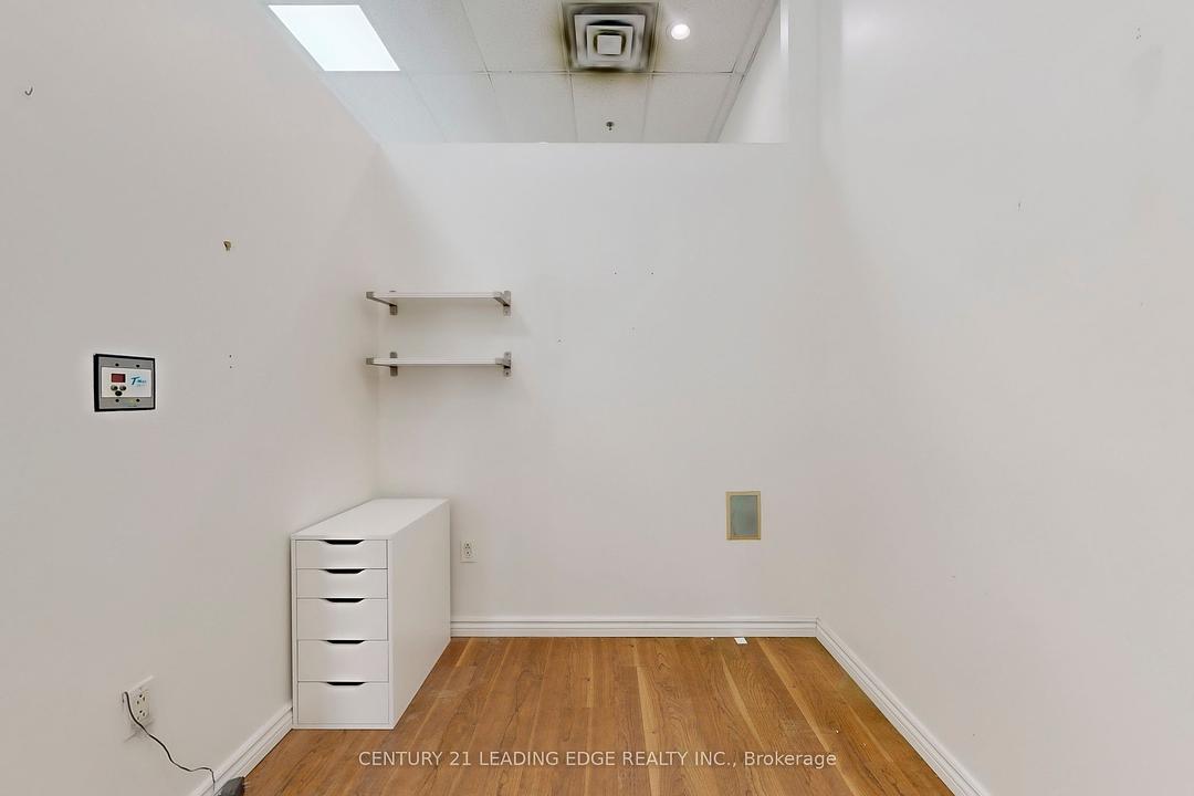 5 - 17080 Bathurst Street, Newmarket, ON