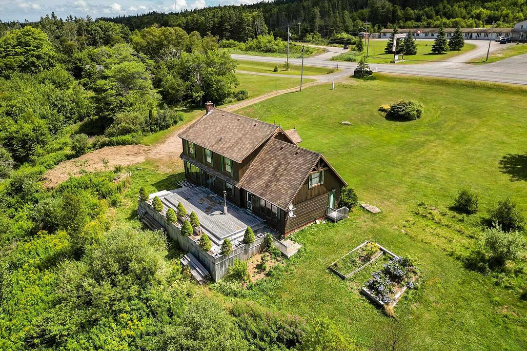 776 Nova Scotia 105, Boularderie East, NS