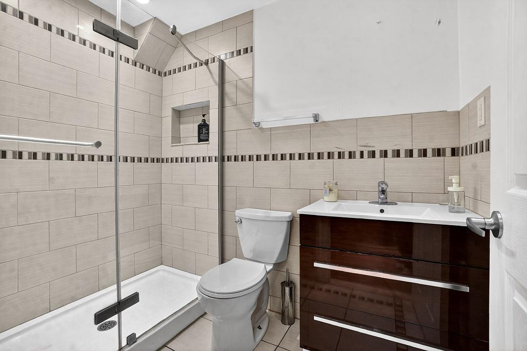 1 - 342 Rue Sherbrooke Est, Montréal, QC