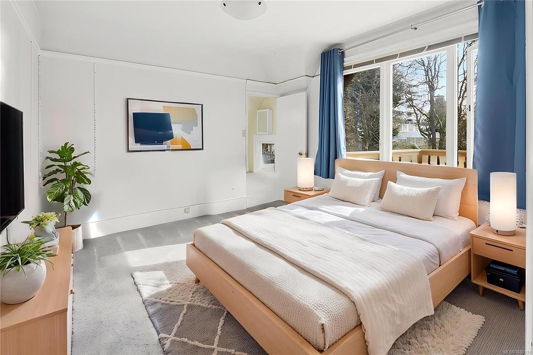 1043 Belmont Avenue, Victoria, BC