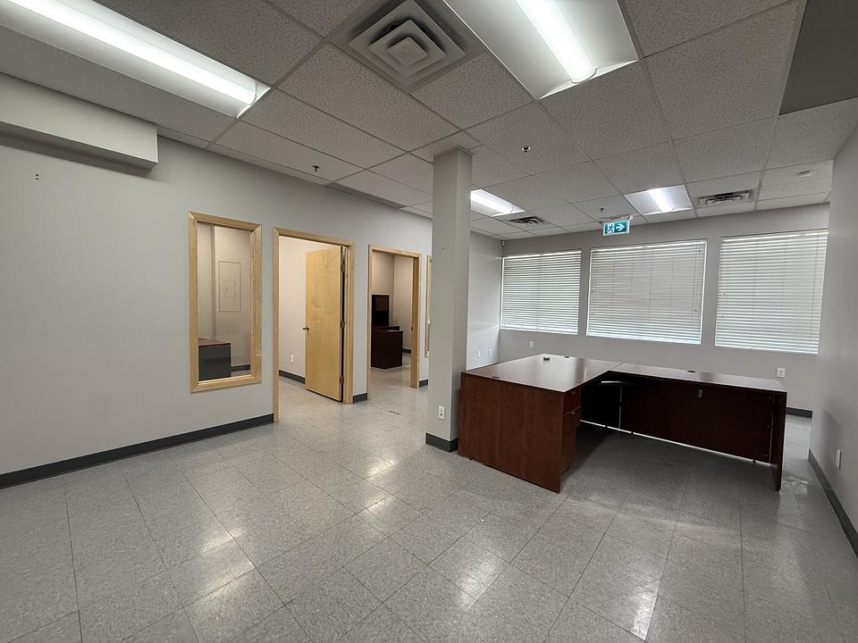 102 - 4916 50 Street, Red Deer, AB