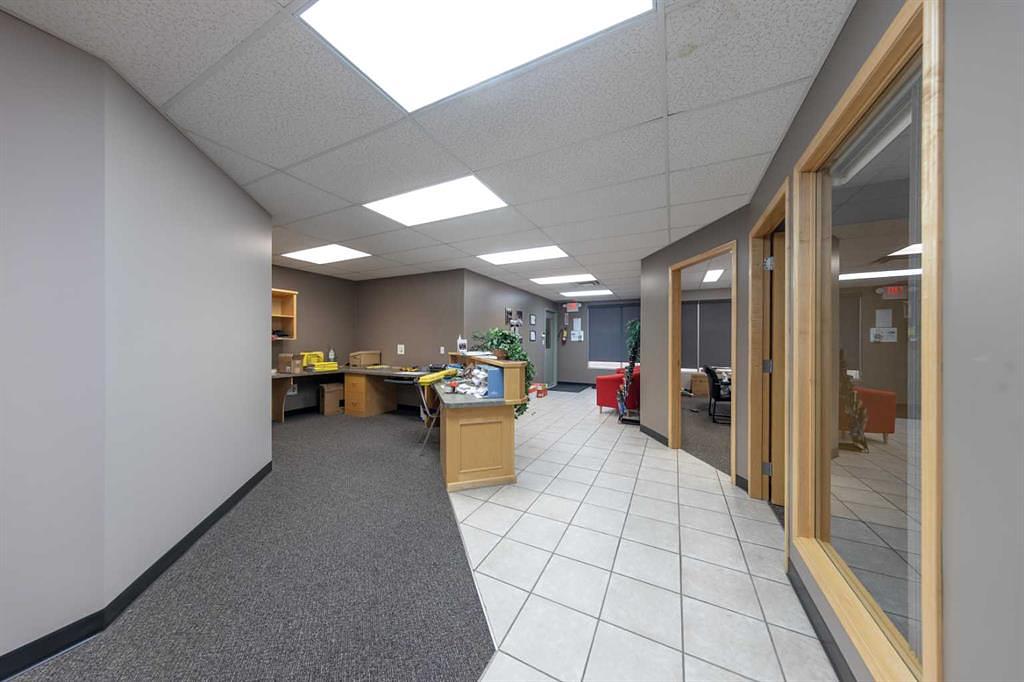 5912 50 Avenue, Lloydminster, AB